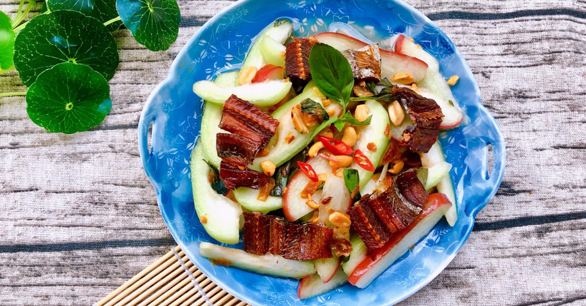 Dùng quả roi làm món salad ăn giảm cân, cả công ty tôi ai cũng ngạc nhiên rồi lại rào rào làm theo vì quá ngon!